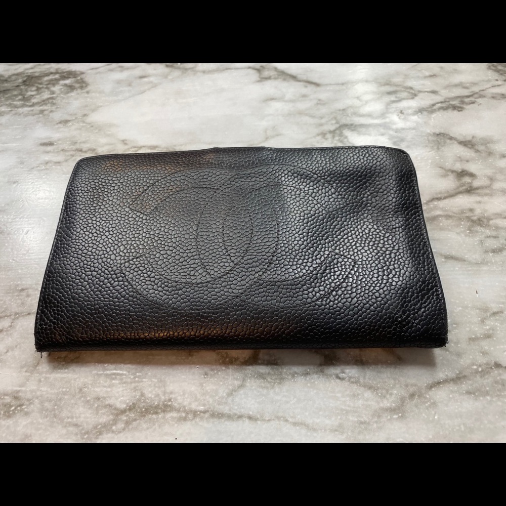 Vintage Chanel Black caviar kiss lock wallet